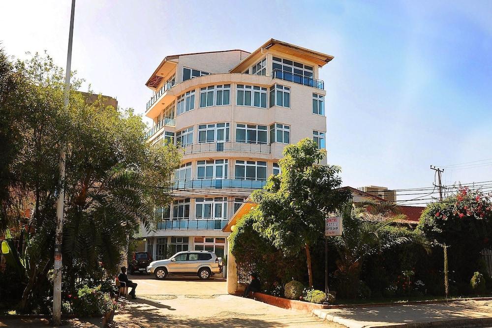 Dimitri Hotel Addis Abeba Buitenkant foto