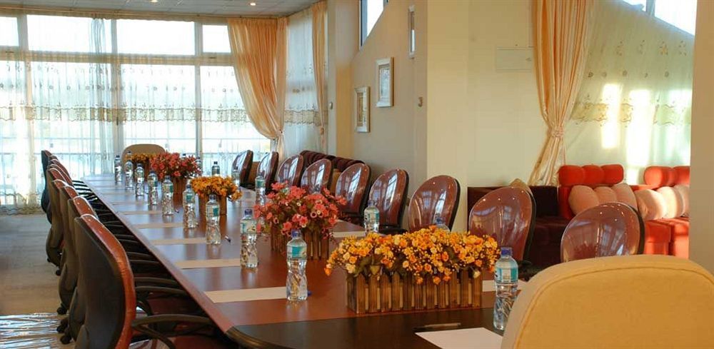 Dimitri Hotel Addis Abeba Buitenkant foto