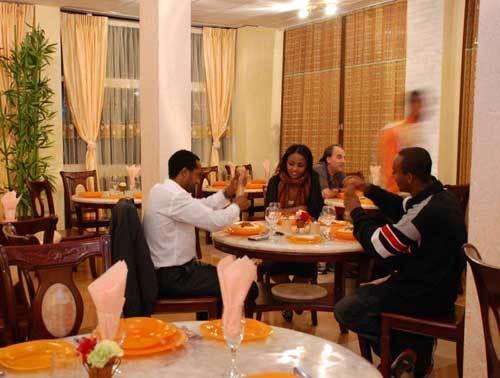Dimitri Hotel Addis Abeba Buitenkant foto